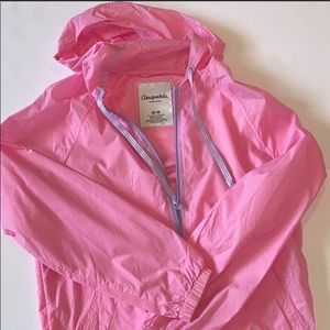 🥳SALE. Brand new windbreaker 🌧☔️